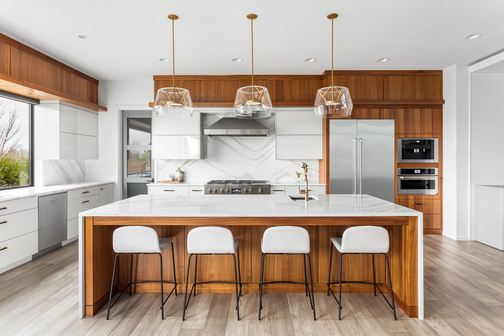 Beautiful,Kitchen,In,New,Luxury,Home,With,Large,Waterfall,Island,
